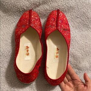 Chinese embroidered silk shoes 8 size